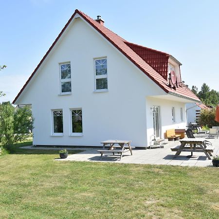 Spacious Holiday Home In Hornstorf With Trampoline Extérieur photo