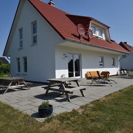 Spacious Holiday Home In Hornstorf With Trampoline Extérieur photo