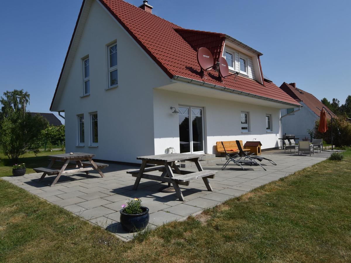 Spacious Holiday Home In Hornstorf With Trampoline Extérieur photo